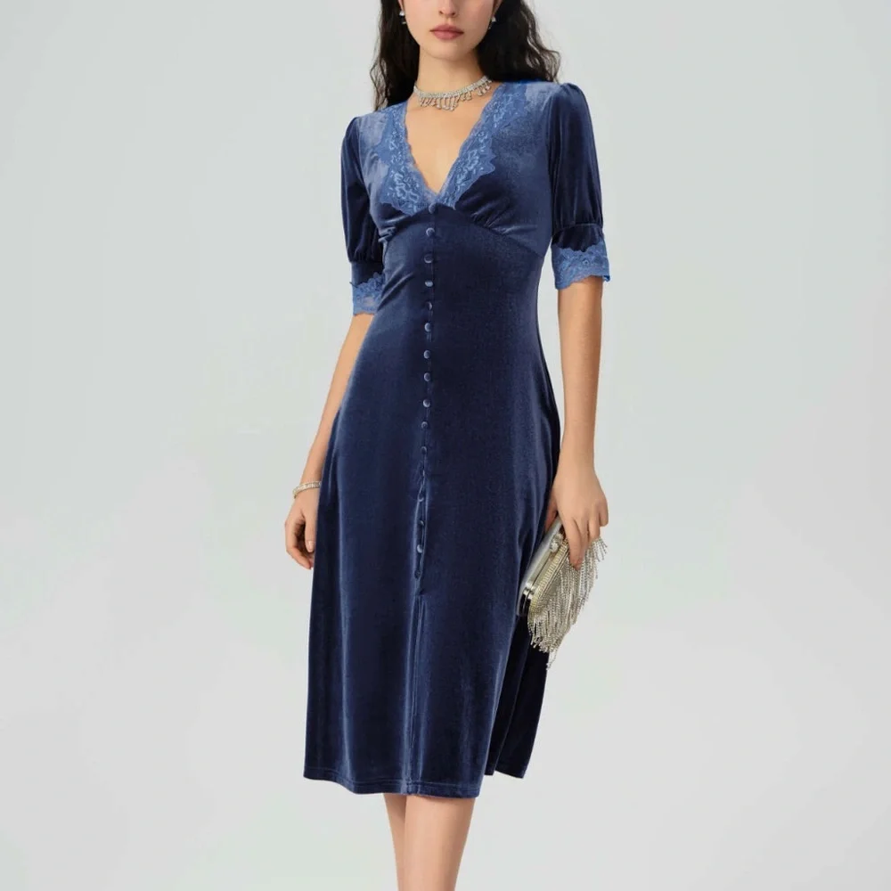 NWT velvet v-neck solid puff sleeve lace midi dress by Cider in size large